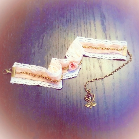 Handmade Lace Choker - Picture 1 of 5